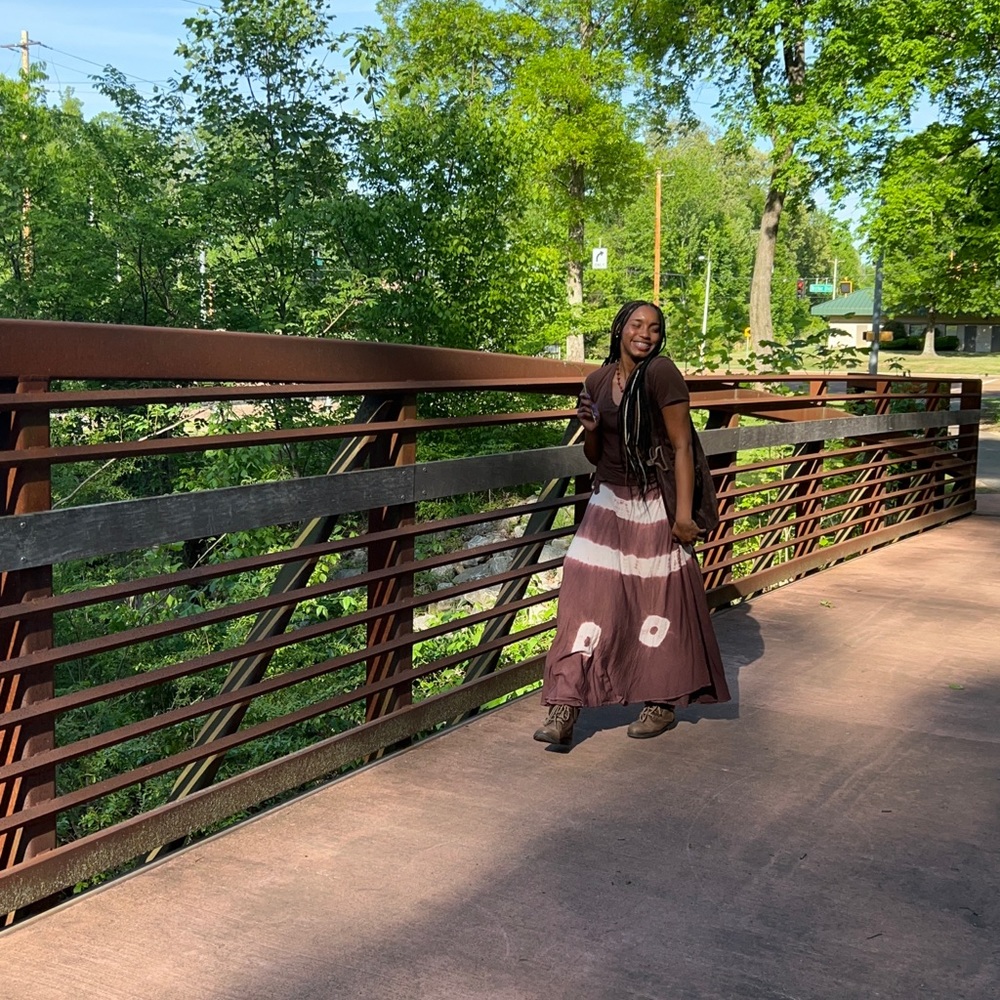 Meet your Posher, Amira